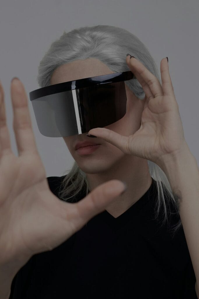 VR gaming with Oculus and glasses