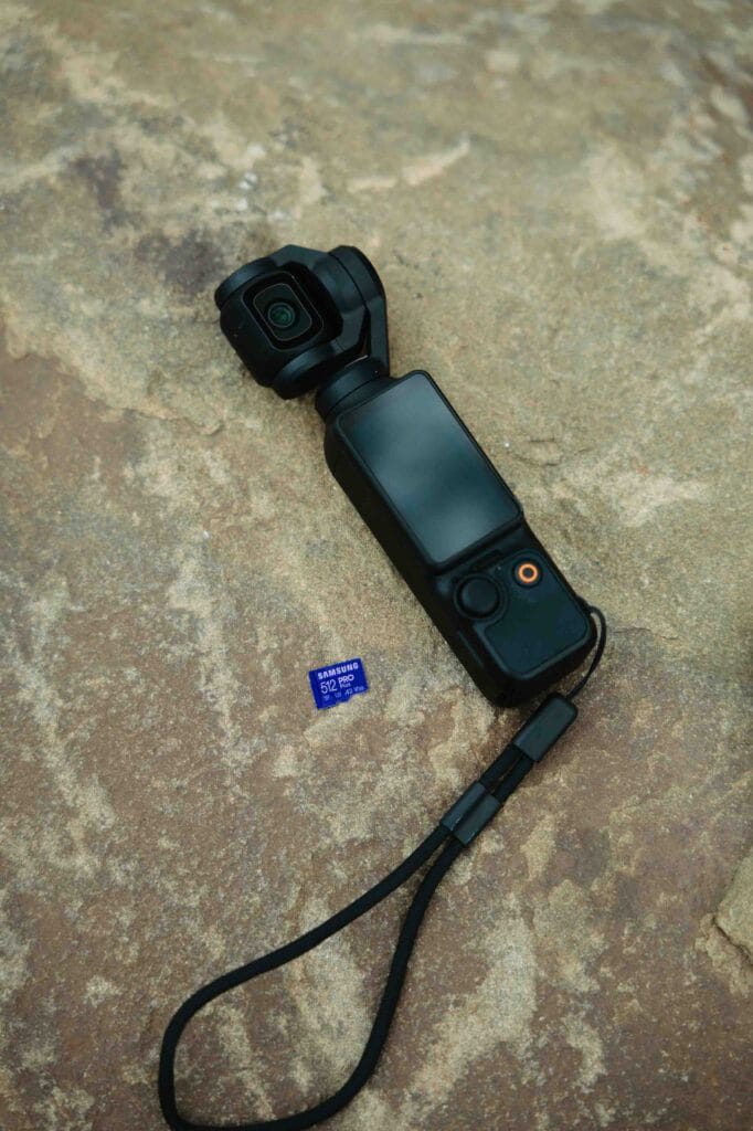 An ANNKUTVR headset with adjustable features