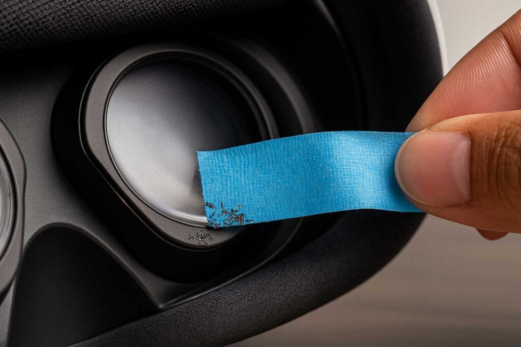 quest-3-prescription-lenses-inserts 6 Cleaning micro-debris around the magnetic ring with painter’s tape