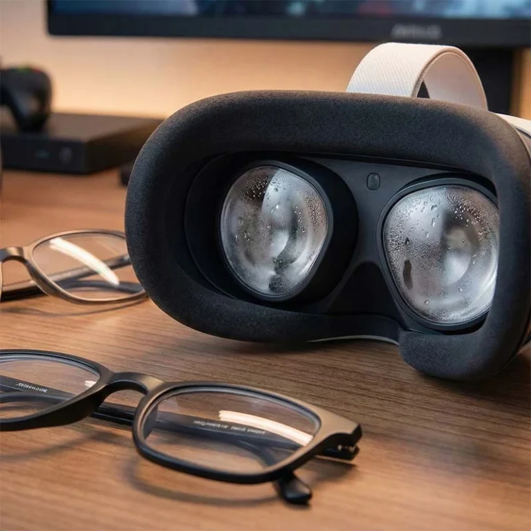 A guide cover image asking "Foggy Lenses?" with a Meta Quest 3 headset, targeting glasses wearers looking for anti-fog solutions.